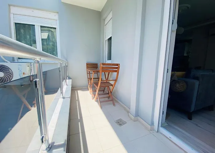 Aether Flats No3,old Town,beach,central,netflix