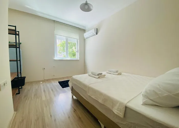 Aether Flats No3,old Town,beach,central,netflix